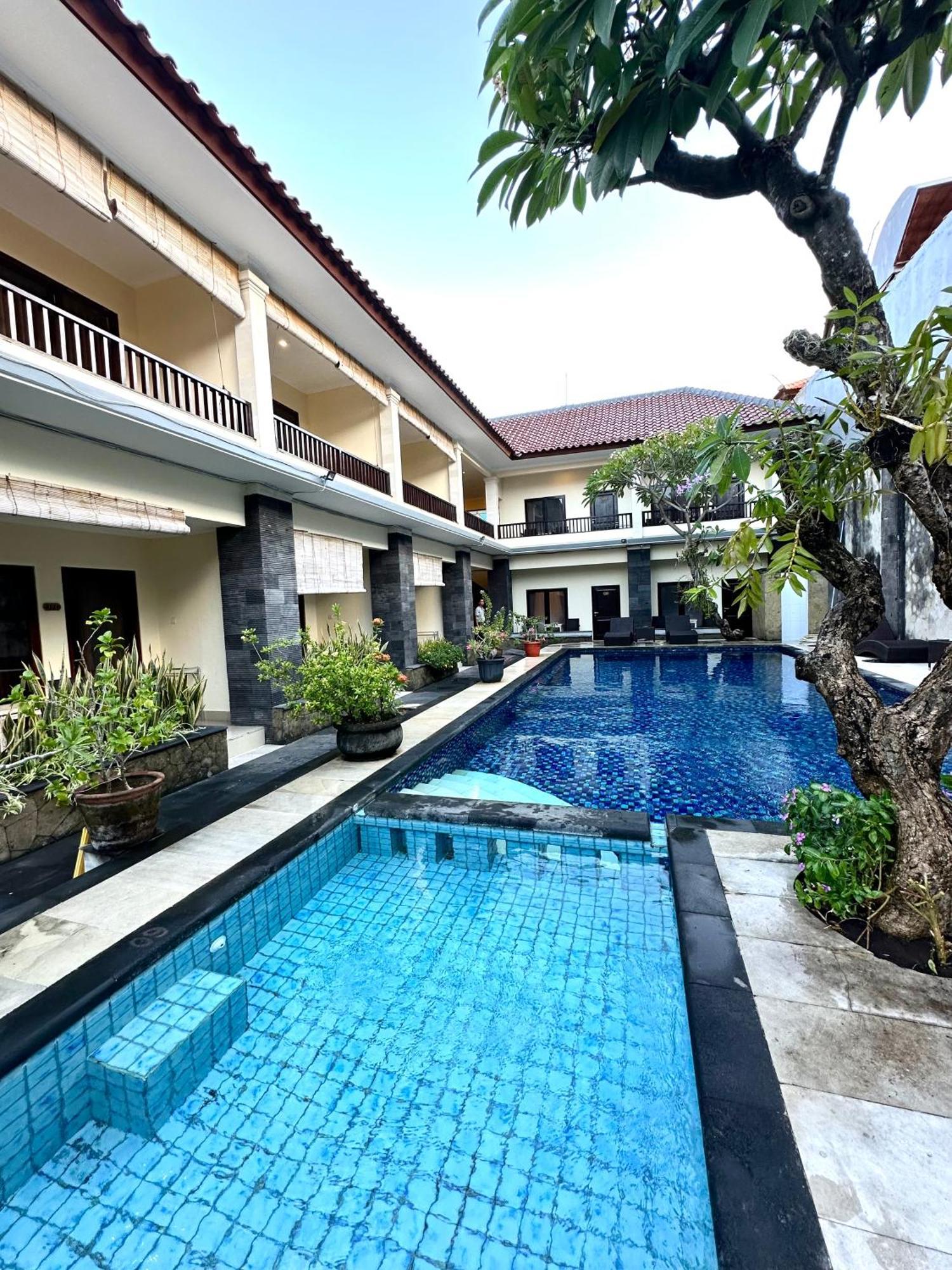 Radha Bali Hotel Kuta  Bagian luar foto