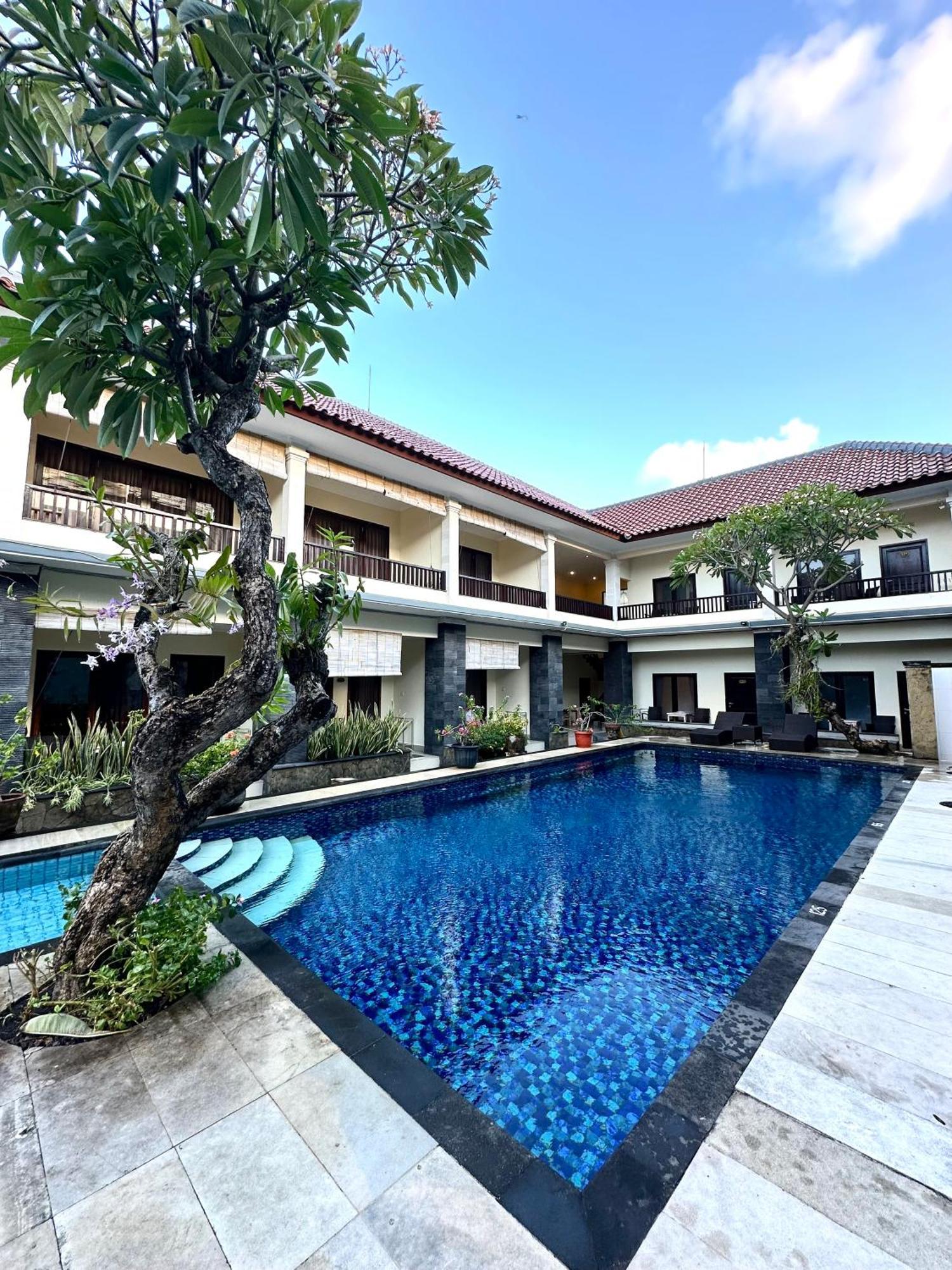 Radha Bali Hotel Kuta  Bagian luar foto